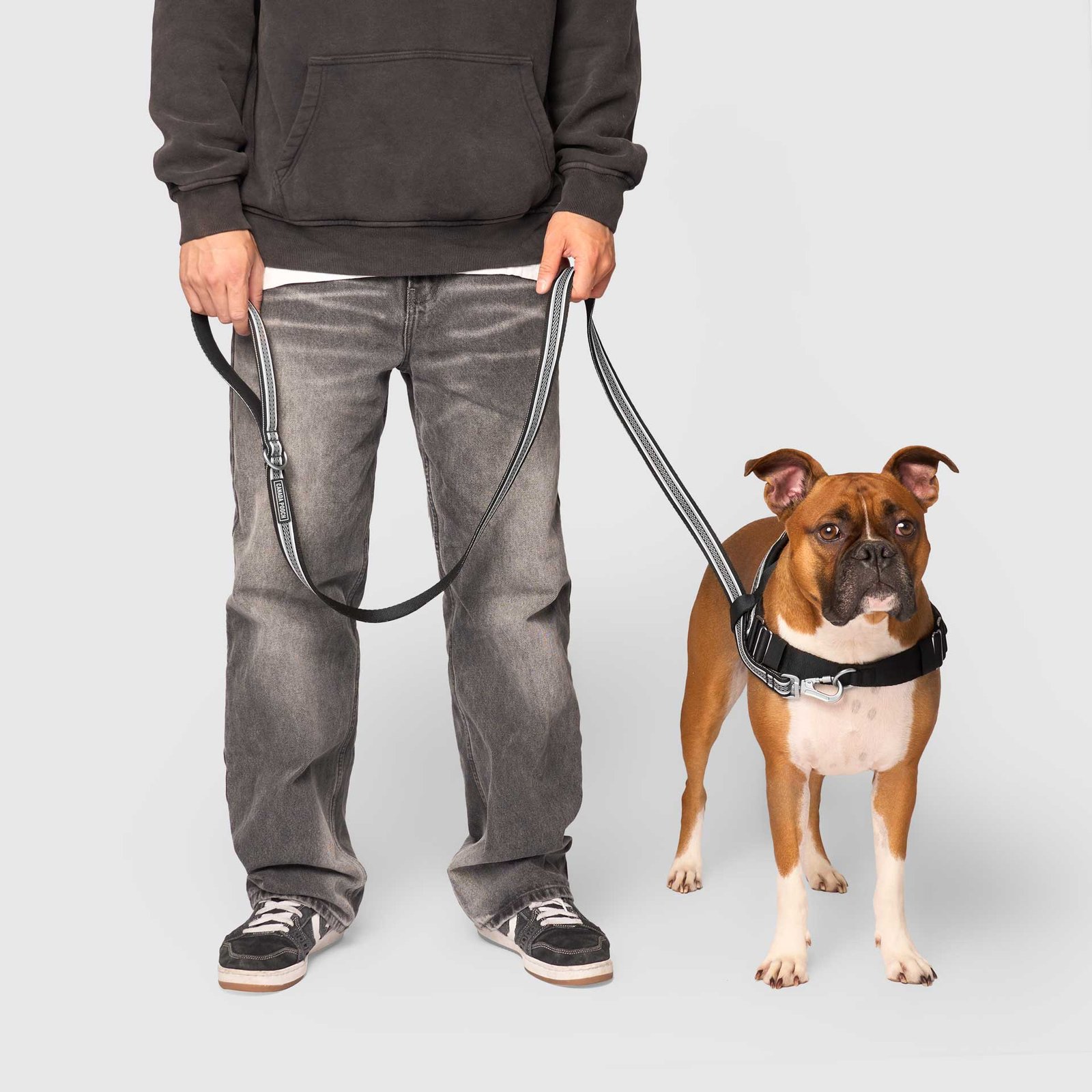 RedirectLeash_BlackGrey_Front.jpg
